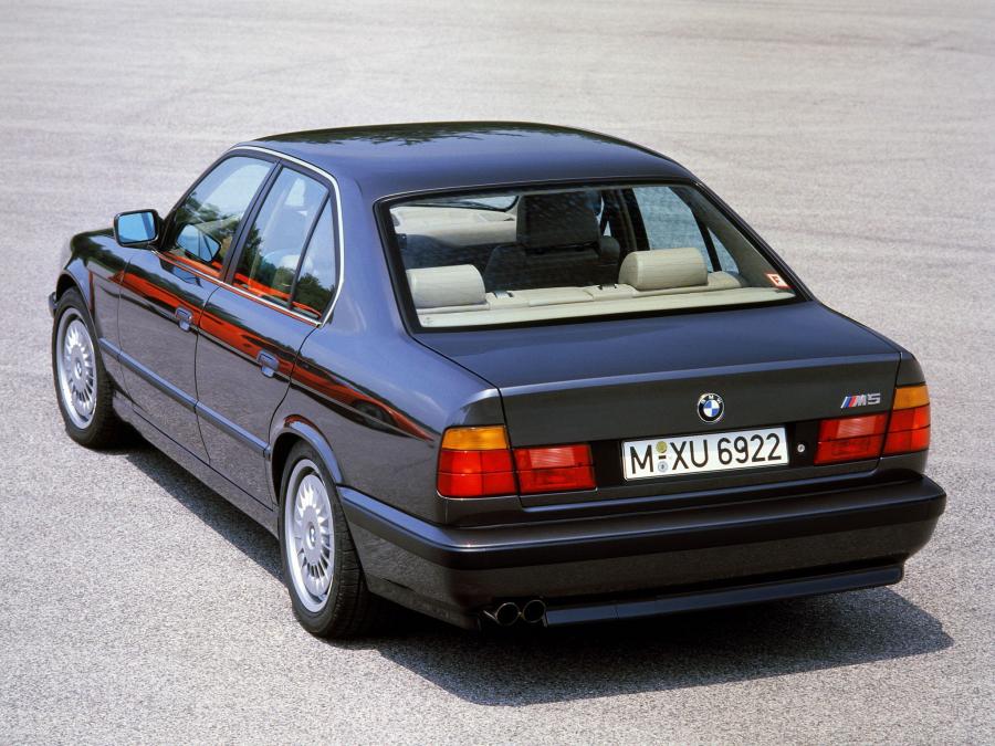  BMW M5 1988 года  (фото 2 из 47)